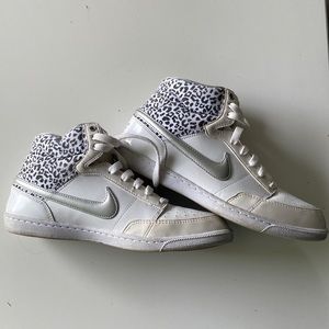 NIKE high top runners